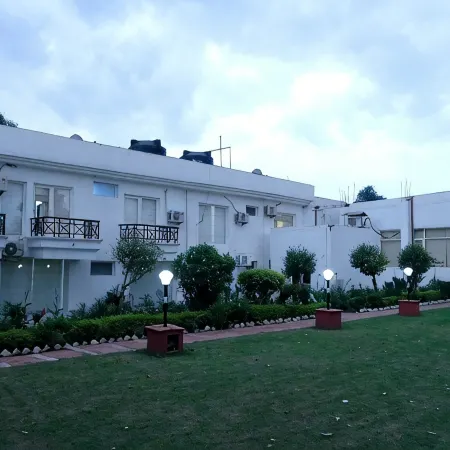Black Mango Resort