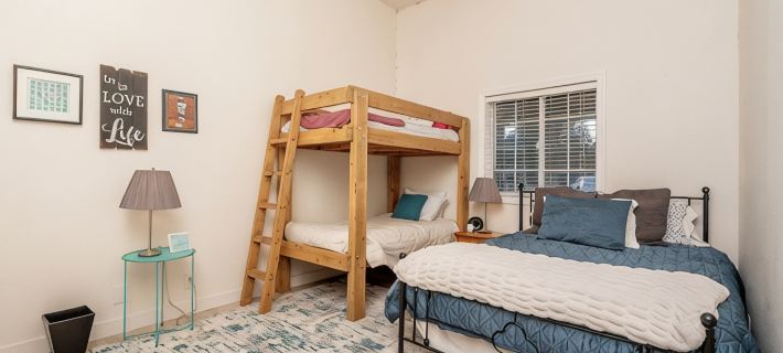 Wide open spaces getaway Hotels in Apache County