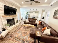 Charming and brand new 3 bedroom home in quiet neighborhood near ACU and HSU - บังกะโล