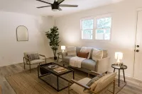 "Morning View 4” Cozy Modern Stay - College/Hiking