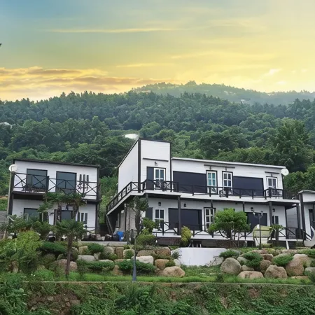 Namhae Lumiere Pension