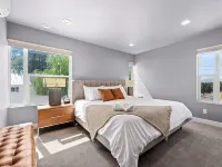 Modern House, Fully Fenced, Private Balcony, Fire Pit, Close to Ski Resorts Hotels in Millcreek