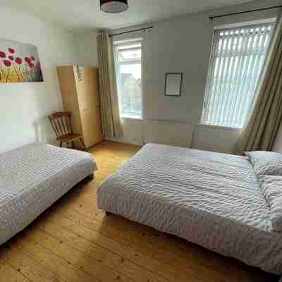 The Perfect Base to Explore the Wonderful Sights and Sounds of Derry City Rooms