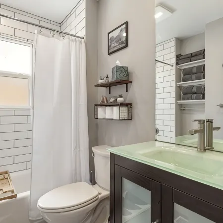 Modern condo in the heart of Uptown Butte - Unit B
