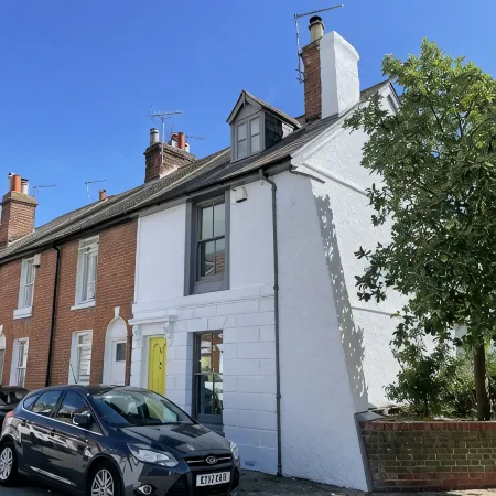 Cosy Fisherman’s Cottage, minutes from High Street, Harbour & Beach