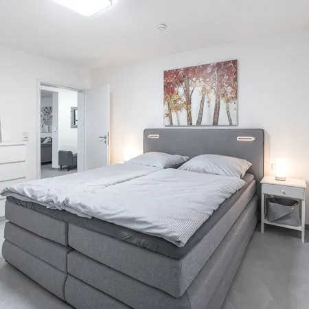 Exclusive (top floor) new-build vacation apartment with distant views