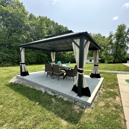 Beautifully remodeled duplex near the ark encounter. This listing is for 1 side.