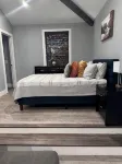 Lakeshore Living- studio apartment