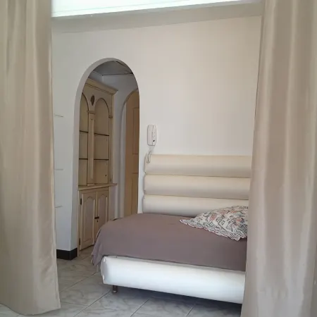 Bougainvillea full center in villa T2 58m2 terrace / garden + private garage