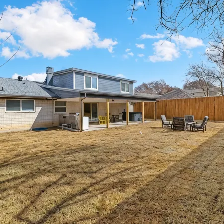 Frisco 4-bedrooms Getaway Hometel with Spa and Outdoor Kitchen
