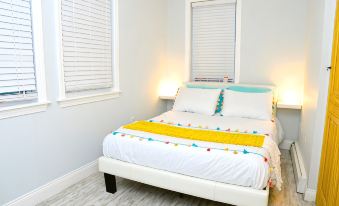 Modern Beachside Space - Near Boston/Airport/Train