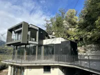 Luxury Villa with far-reaching views between Schenna and Meran. Extraordinary!