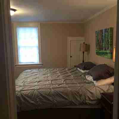 Classic College Hill detached house Rooms