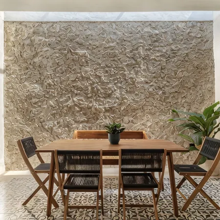 Spacious 1-floor House, Outdoor Oasis in Centro