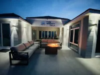 Experience Pure Serenity on a Private Ocean Front Villa w/ Heated Pool & Gazebo Отели в г. 