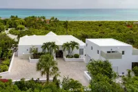 Beautiful OCEAN FRONT, POOL Villa walk or drive to GRACE BAY BEACH Turtle Ridge - 3-Sterne