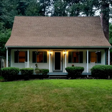 Beautiful Cape Home Steps to Santuit Pond /Boating, Swimming, Fishing