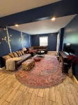 Charming 2-bedroom apartment in superb Bennington with WiFi - Homestays