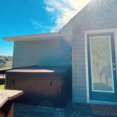 Luxury Lake Cottage, Perfect Location by Land & Water on Amazing Property.
