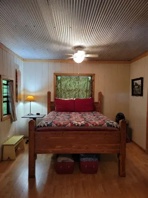Homestead Cabin in the Ozarks, w/ a view! - Wifi