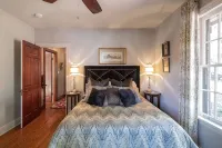 "Charming Nashville Cottage in Green Hills - Cozy, Family-Friendly Retreat - บ้านพักหลังเล็ก