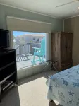 Affordable 2 Bed, 1.5 Bath Beach Views. Hot Tub, Pet Friendly, Fenced Back Yard. - 4-Star