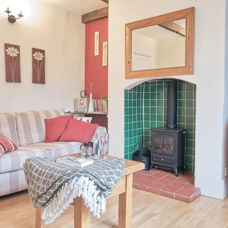 Charming cottage by a stream with trails from the doorstep in the peak district
