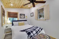 Read Reviews; See Why Guests Love It! Golf Cart, Kayaks & Pools. Dogs Welcome! - Chalets