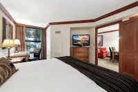 Located @ Everline Resort & Spa, Pools/Spas/Golf/Ski-in&Out/Sledding/Ice Skating - 4-Sterne
