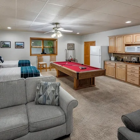 Large & Luxurious Condo in Smoky Mountain Country Club with Washer & Dryer!