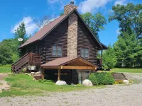 Little Valley private log cabin in the woods by Lake Petenwell - Chalets