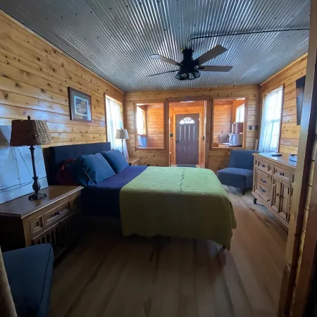 Cabin on Sioux Bayou - Right on the water!