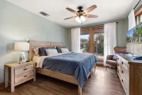 Lakefront Estate • Sleeps 23 • Firepit & Kayaks - 4-Star