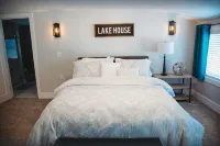 Remodeled Traverse City Home - Lake View-Golf and Wineries STR #2026-52 - Homestays