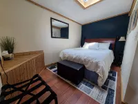 Private Beach Waterfront w/ Dock - Rock River Hideaway - 3-Star