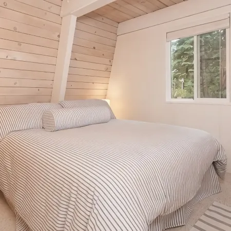 Modern and Private A-frame Near the Lake