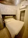 Relax and recharge in this oasis of quiet and elegance. - Wifi
