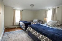 Sunnyside home near Sunday River, Black Mountain, Lakes, Rivers and Hikes - Wifi