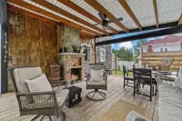 Walk to Historic Downtown Bell Buckle~Webb~Hot Tub~Fireplace~Tiny Home - Homestays