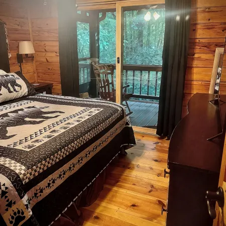 Cozy cabin sitting directly on multiple creeks for the most relaxing stay.
