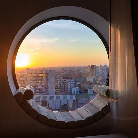 SUN & MOON, Riverside Hotel