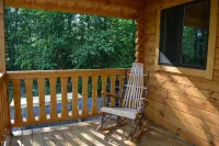 Maple Leaf Charming Log Cabin in the Woods Upgraded with Fiber Optic Internet - Chalets