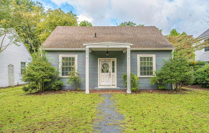 The McCaskill Cottage in the Village of Pinehurst!