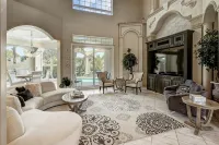 Private heated pool, Luxury Mediterranean Mansion sleeps 16 - 5つ星