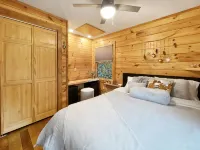 Moonlight Ridge - a wonderful little log cabin on 4 wooded acres - Boutique