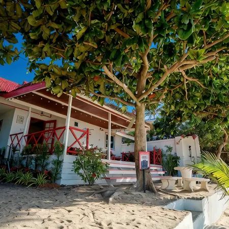 Oceanfront Villa at Bang po Beach Koh Rooms