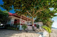 Oceanfront Villa at Bang po Beach Koh Rooms - 방갈로