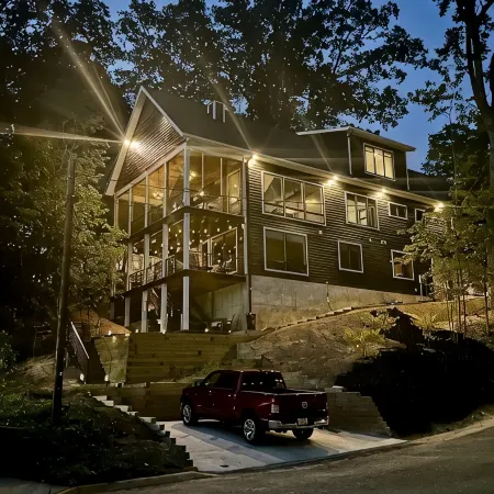 Modern, Chic Adult ONLY Retreat On Hill w/Sunset Views Steps from Downtown