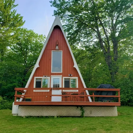 The Gnome Home Cottage located near white mountain NH