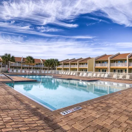 Miramar's 2 Min Walk to the Beach with Private access!